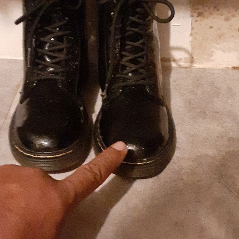 Dr  MARTENS  boots  size  2  nina - Picture 8 of 8